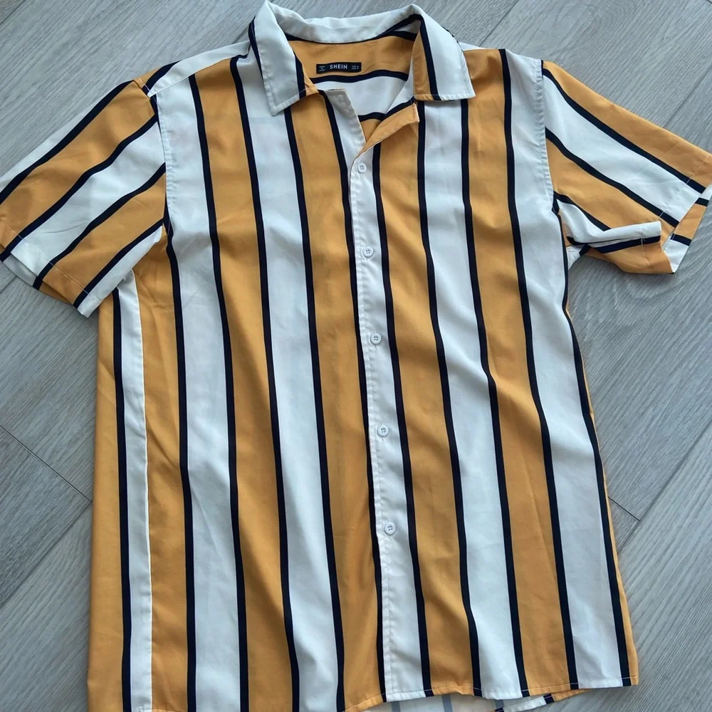 Shein Mens Vertical Stripped button down. - Picture 2 of 7